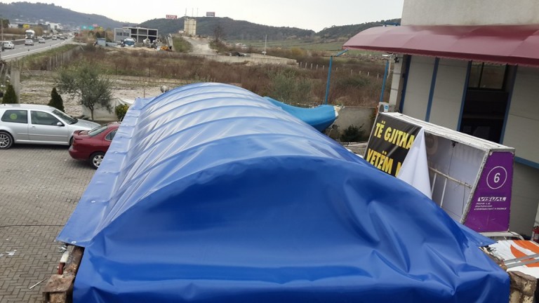 Mbulese mushama per kamion veteshkarkues